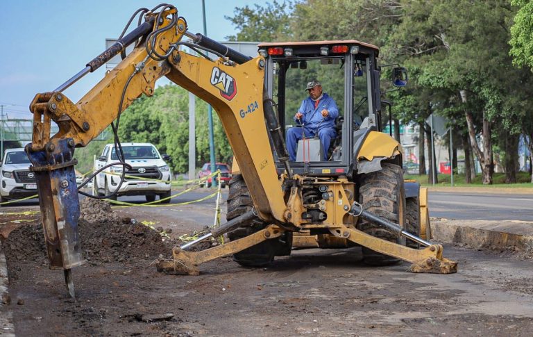Realiza Ooapas trabajos de desagüe para controlar escurrimiento y evitar filtraciones en vialidad