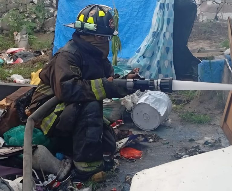 Pepenador resulta intoxicado durante incendio en predio de La Piedad