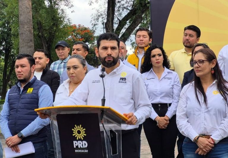 Pide Octavio Ocampo dejar atrás uso político del nombre de Carlos Manzo
