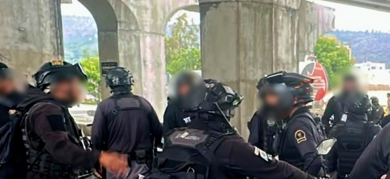 Elementos de grupo Tigres persiguen a dos asaltantes en motocicleta por calles de Morelia; logran escapar