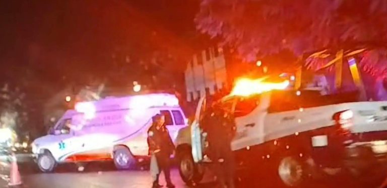 Caída de cable eléctrico y accidente de moto movilizan a cuerpos de emergencia en Morelia