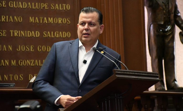 Busca Guillermo Valencia evitar el robo de vehículos nuevos de Toyota y Honda