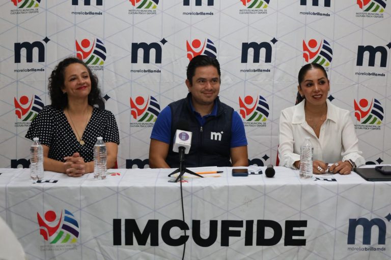 Presenta Imcufide programa de Iniciación en Natación Artística