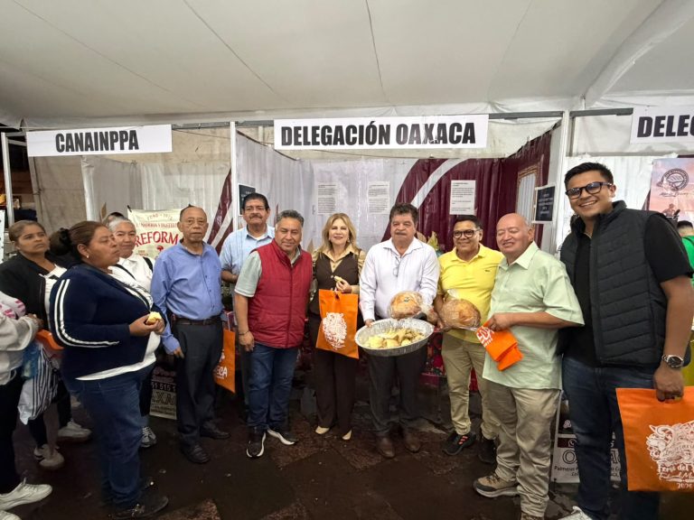 Impulsa Alfonso Martínez Alcázar las tradiciones y la economía local con la 25° Feria del Pan