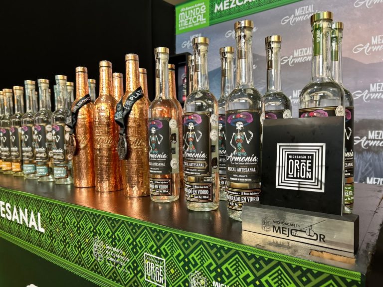 Michoacán conquista 20 medallas en Mundo Mezcal 2026