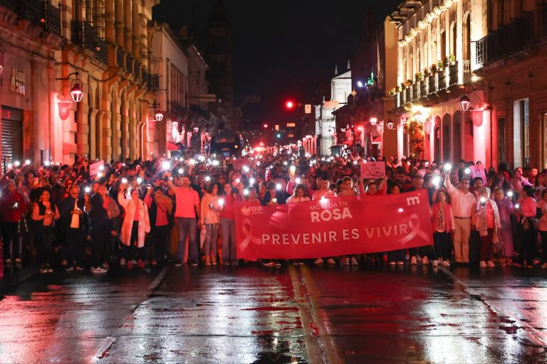 Familias llenan de esperanza las calles de Morelia con la Caminata Pinktate de Rosa