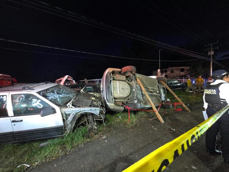 Muere adulto mayor tras choque-volcadura de auto en avenida Madero Poniente de Morelia