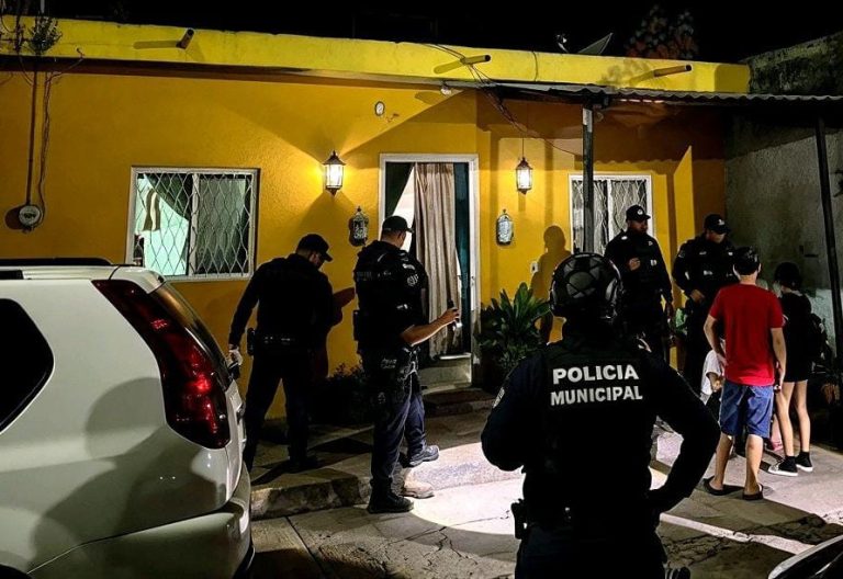 Mujer es asesinada a balazos en vivienda de Apatzingán