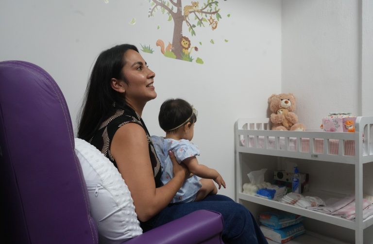 Inaugura CEDH Michoacán sala de lactancia en favor de los derechos de mujeres y niños