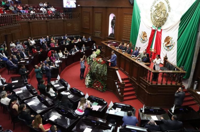 Pendientes de debate y aprobación en Congreso, juicios políticos contra rectora de UMSNH