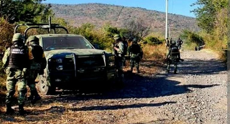 Ejército abate a tres presuntos delincuentes tras enfrentamiento armado en Cotija