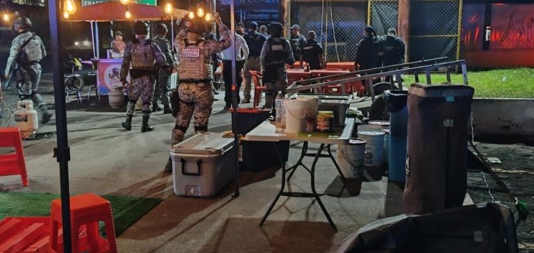 Vendedor resulta herido tras ataque a puesto de hamburguesas, en Apatzingán