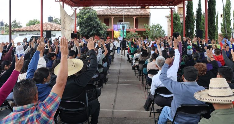 Acompaña IEM consulta en la comunidad de Huecorio sobre autogobierno y presupuesto directo