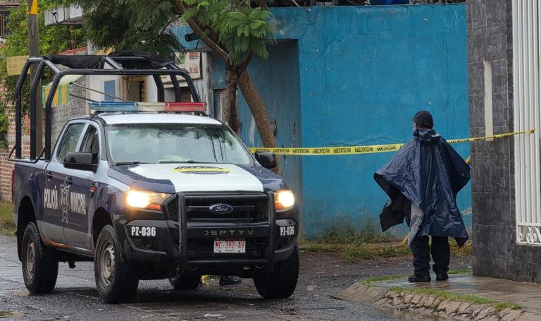 Asesinan a motociclista en la colonia Francisco J. Múgica de Zamora