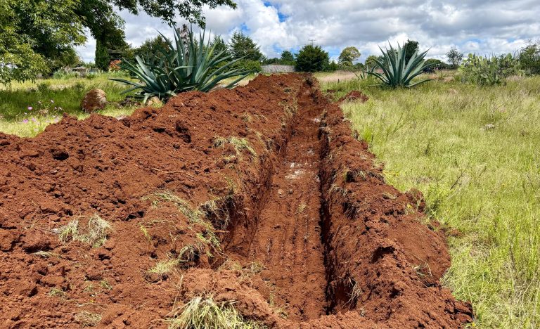 Inicia construcción de red de agua potable en Senguio