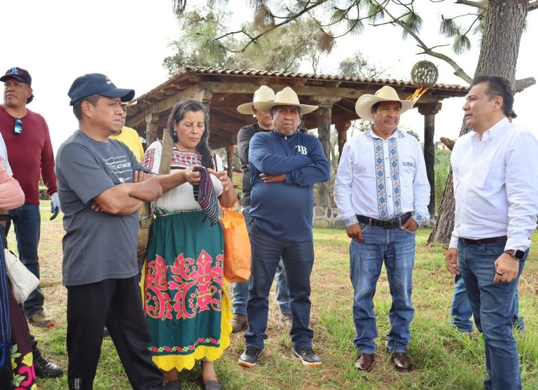 Supervisa espacios turísticos en la ribera del lago de Pátzcuaro rumbo a la Noche de Muertos
