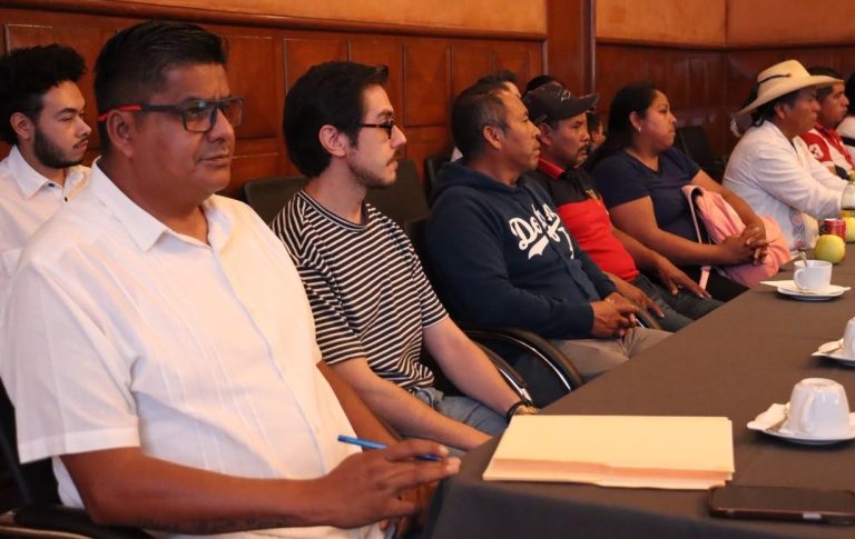 Gobierno estatal se alista junto con comunidades de la zona lacustre para la Noche de Muertos
