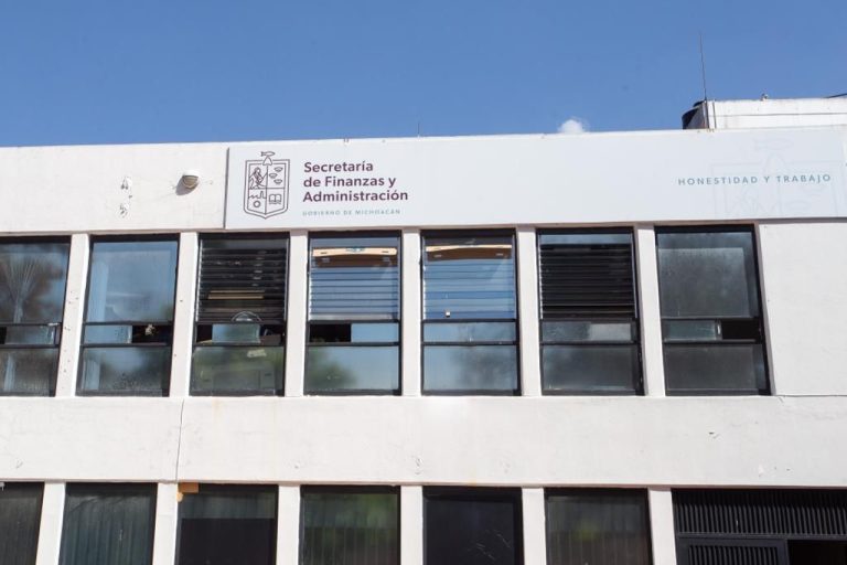 Tras renuncia de Luis Navarro, queda subsecretario como encargado de despacho