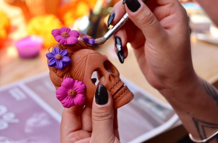Este viernes comienzan los talleres artesanales por Noche de Muertos