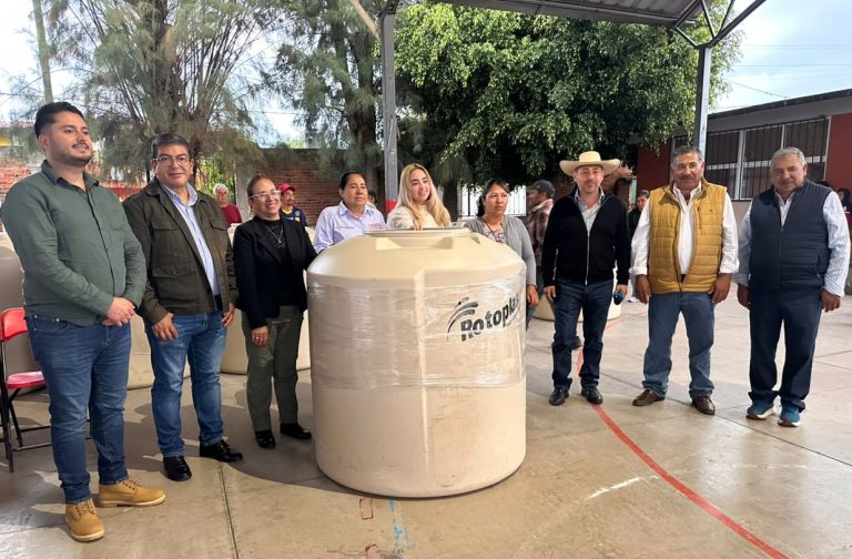 Más de 300 familias de Tarímbaro reciben apoyos sociales por parte del Ayuntamiento