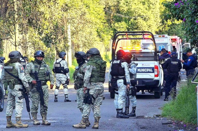Torturan y queman a dos hombres Uruapan; uno falleció
